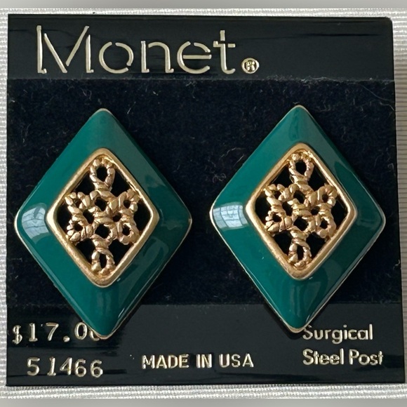 Vintage NWT Monet Earrings Green Enamel Goldtone - Picture 1 of 2